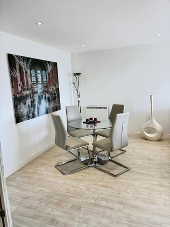 2 bedroom Flat to let in The Quays, Salford Quays, Salford, M50