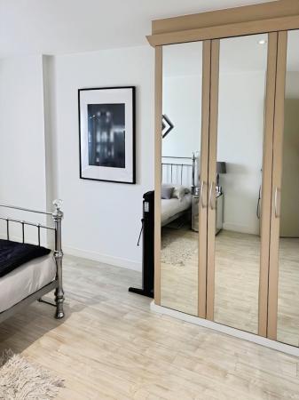 2 bedroom Flat to let in The Quays, Salford Quays, Salford, M50
