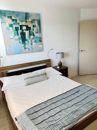 2 bedroom Flat to let in The Quays, Salford Quays, Salford, M50