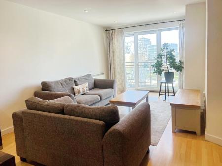 2 bedroom Flat to let in The Quays, Salford Quays, Salford, M50