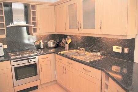 2 bedroom Flat to let in The Quays, Salford Quays, Salford, M50