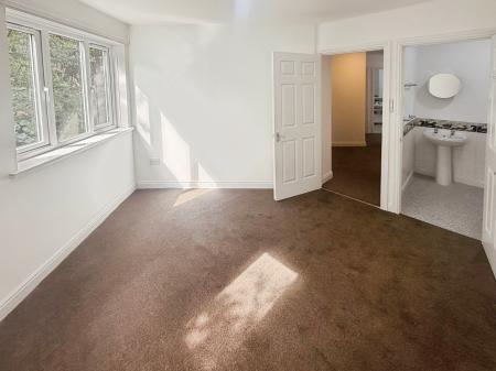 2 bedroom Flat to let in Cleminson Street, Salford, M3