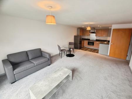 2 bedroom Flat to let in 1c Elmira Way, Salford, M5
