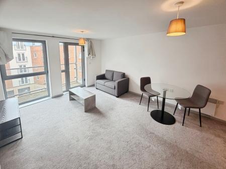 2 bedroom Flat to let in 1c Elmira Way, Salford, M5