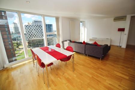 2 bedroom Flat to let in The Quays, Salford Quays, Salford, M50