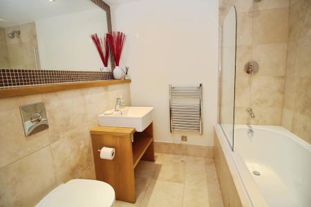 2 bedroom Flat to let in The Quays, Salford Quays, Salford, M50