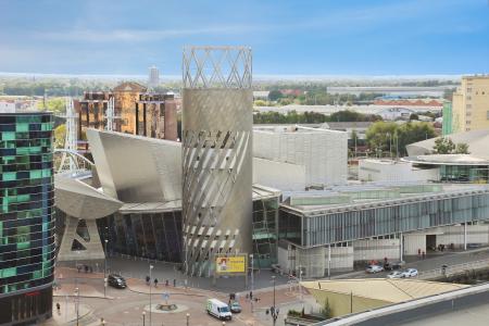 2 bedroom Flat to let in The Quays, Salford Quays, Salford, M50