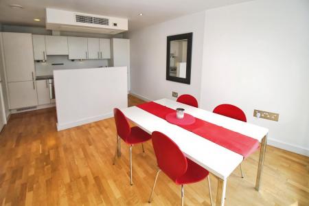 2 bedroom Flat to let in The Quays, Salford Quays, Salford, M50