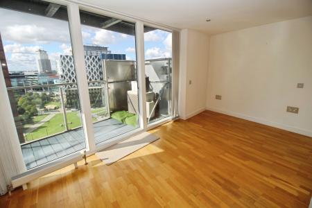 2 bedroom Flat to let in The Quays, Salford Quays, Salford, M50