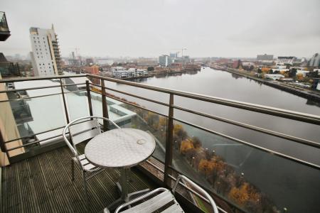 2 bedroom Flat to let in Imperial Point, Salford Quays, Salford, M50
