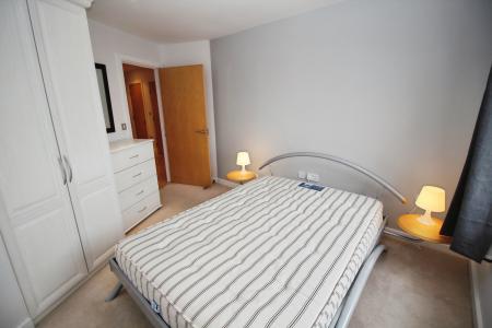 2 bedroom Flat to let in Imperial Point, Salford Quays, Salford, M50