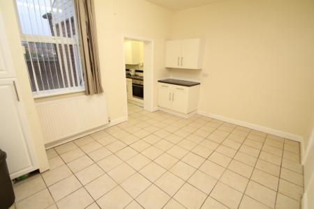 3 bedroom Terraced House to let in Whiteacre Road, Ashton-Under-Lyne, OL6