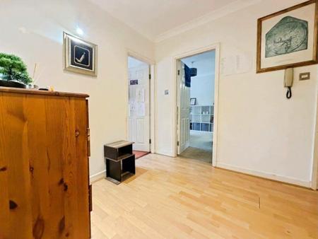 2 bedroom Flat for sale in Woodbourne Road, Sale, M33
