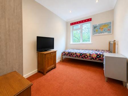 2 bedroom Flat for sale in Woodbourne Road, Sale, M33