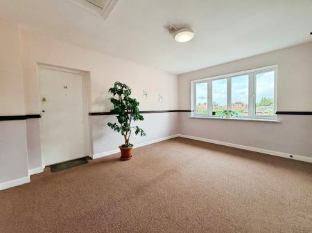 2 bedroom Flat for sale in Woodbourne Road, Sale, M33