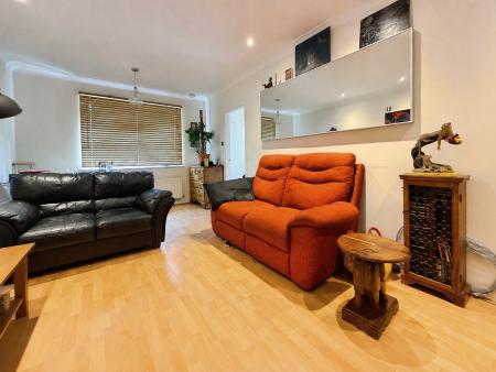 2 bedroom Flat for sale in Woodbourne Road, Sale, M33