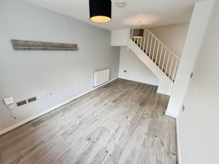 3 bedroom Flat to let in Elisabeth Gardens, Reddish, Stockport, SK5