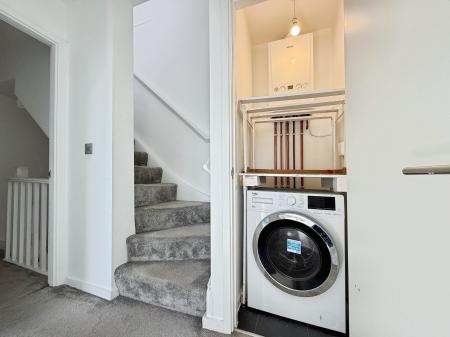3 bedroom Flat to let in Elisabeth Gardens, Reddish, Stockport, SK5