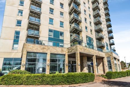 2 bedroom Flat for sale in Sovereign Point, The Quays, M50