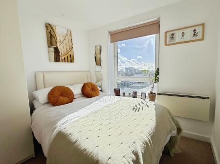 2 bedroom Flat for sale in Sovereign Point, The Quays, M50