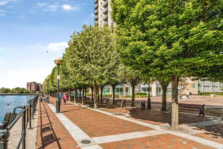 2 bedroom Flat for sale in Sovereign Point, The Quays, M50