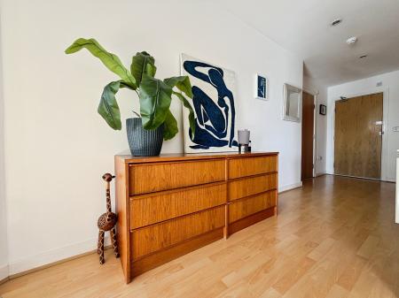 2 bedroom Flat for sale in Sovereign Point, The Quays, M50