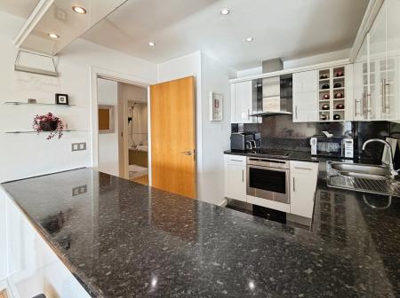 2 bedroom Flat for sale in Sovereign Point, The Quays, M50