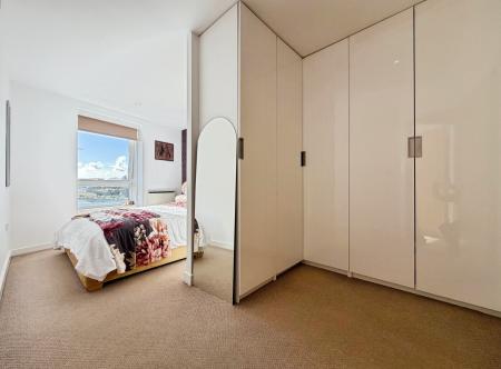2 bedroom Flat for sale in Sovereign Point, The Quays, M50