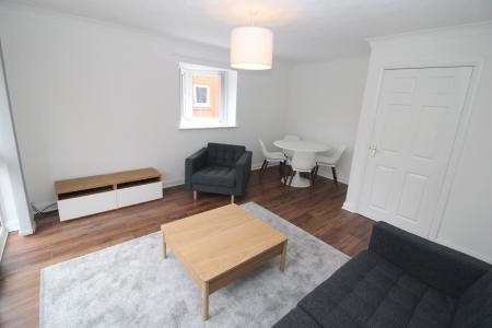 2 bedroom Flat to let in Winnipeg Quay, Salford Quays, Salford, M50