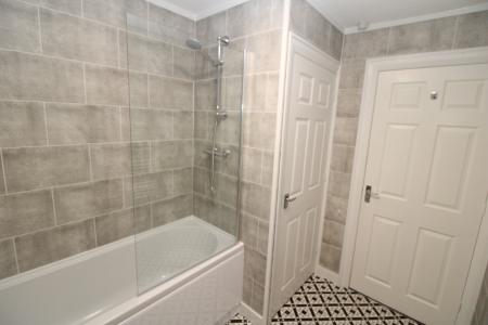 2 bedroom Flat to let in Winnipeg Quay, Salford Quays, Salford, M50