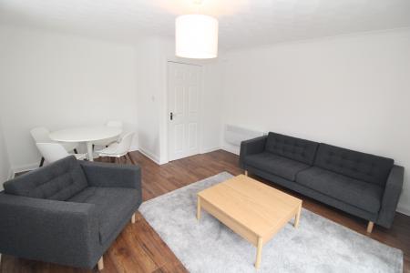 2 bedroom Flat to let in Winnipeg Quay, Salford Quays, Salford, M50