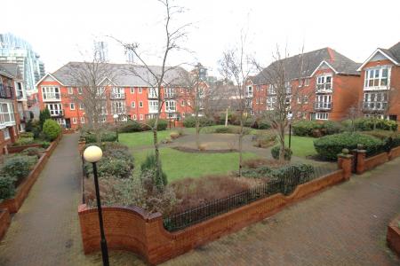 2 bedroom Flat to let in Winnipeg Quay, Salford Quays, Salford, M50