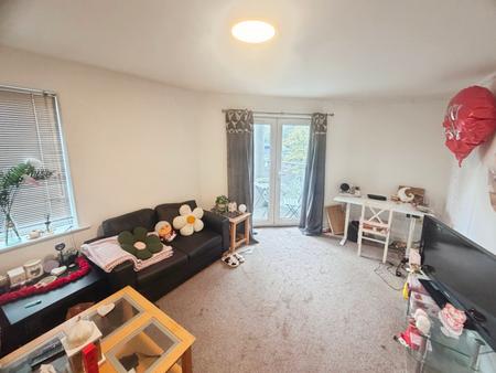 2 bedroom Flat to let in Newbold Walk, Manchester, M15