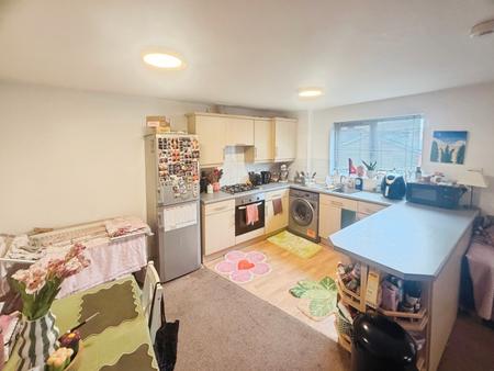 2 bedroom Flat to let in Newbold Walk, Manchester, M15
