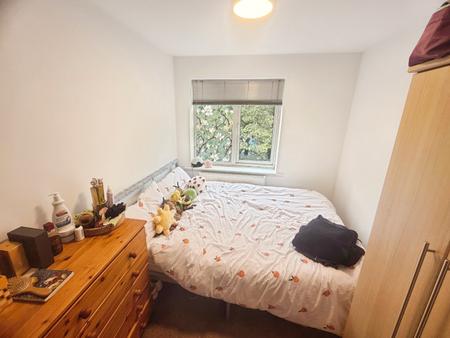 2 bedroom Flat to let in Newbold Walk, Manchester, M15