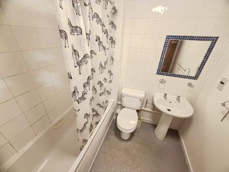 3 bedroom Flat to let in Constance Gardens, Salford, M5