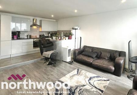 2 bedroom Flat for sale in North House, Southport, PR8