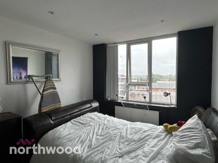 2 bedroom Flat for sale in North House, Southport, PR8