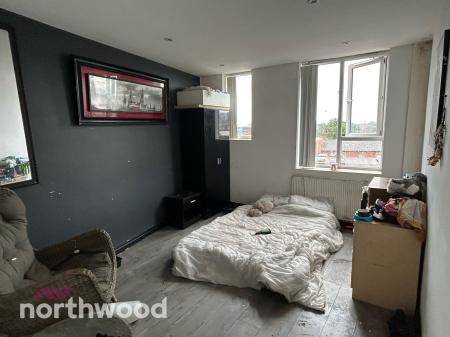 2 bedroom Flat for sale in North House, Southport, PR8