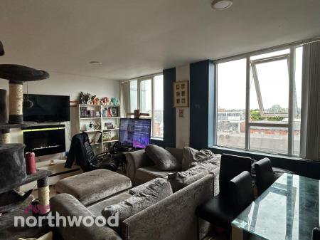 2 bedroom Flat for sale in North House, Southport, PR8