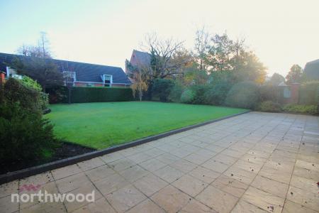 2 bedroom Flat for sale in Park Road, Hesketh Park, Southport, PR9