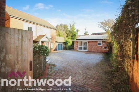 1 bedroom Detached bungalow to let in 30 Chambres Road, Southport, PR8