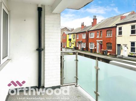 2 bedroom Flat for sale in Lord Street, Southport, PR8