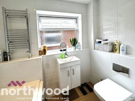 2 bedroom Flat for sale in Salford Road, Ainsdale, Southport, PR8