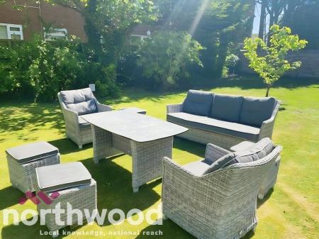 3 bedroom Apartment to let in Open Golf Lulworth, Birkdale, Southport, PR8