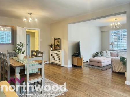 2 bedroom Ground floor flat for sale in 31 Park Crescent, Hesketh Park, Southport, PR9