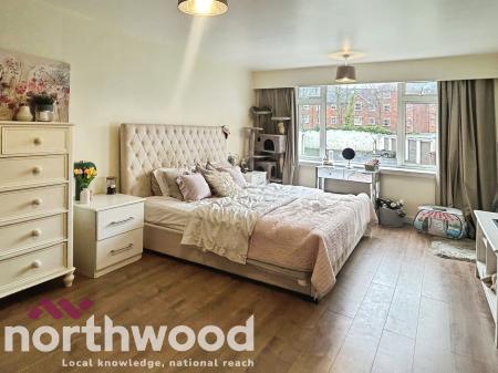 2 bedroom Ground floor flat for sale in 31 Park Crescent, Hesketh Park, Southport, PR9