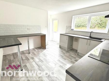 3 bedroom End of terrace house to let in Falkland, Birch Green, Skelmersdale, WN8