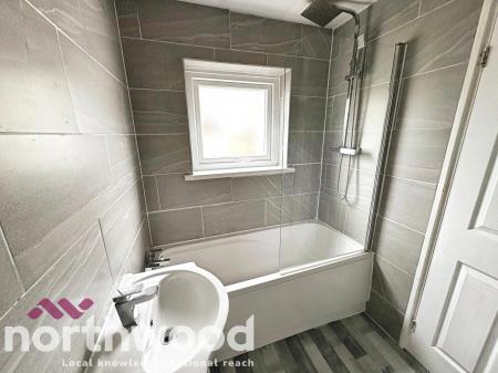 3 bedroom End of terrace house to let in Falkland, Birch Green, Skelmersdale, WN8