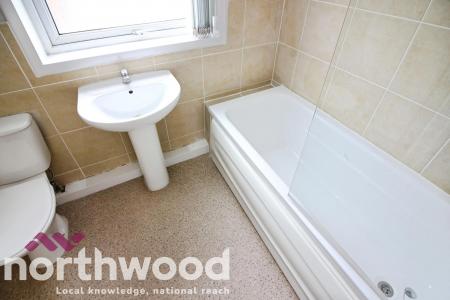 3 bedroom Semi-detached house to let in Parker Crescent, Ormskirk, L39